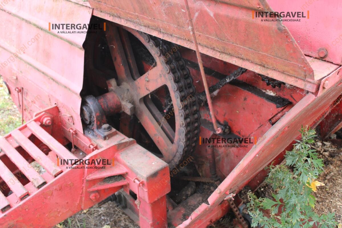 Takarmánykeverő, kiosztókocsi 16