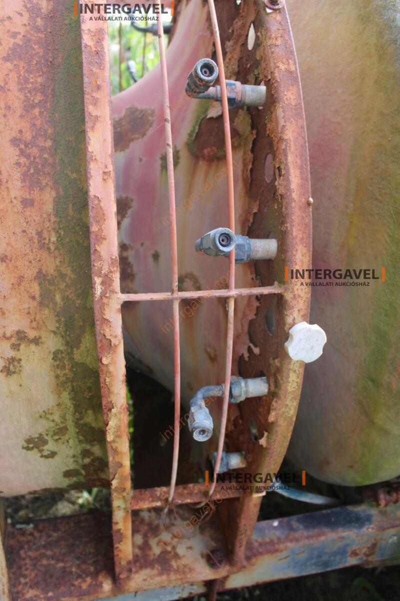 Vontatott permetező 12