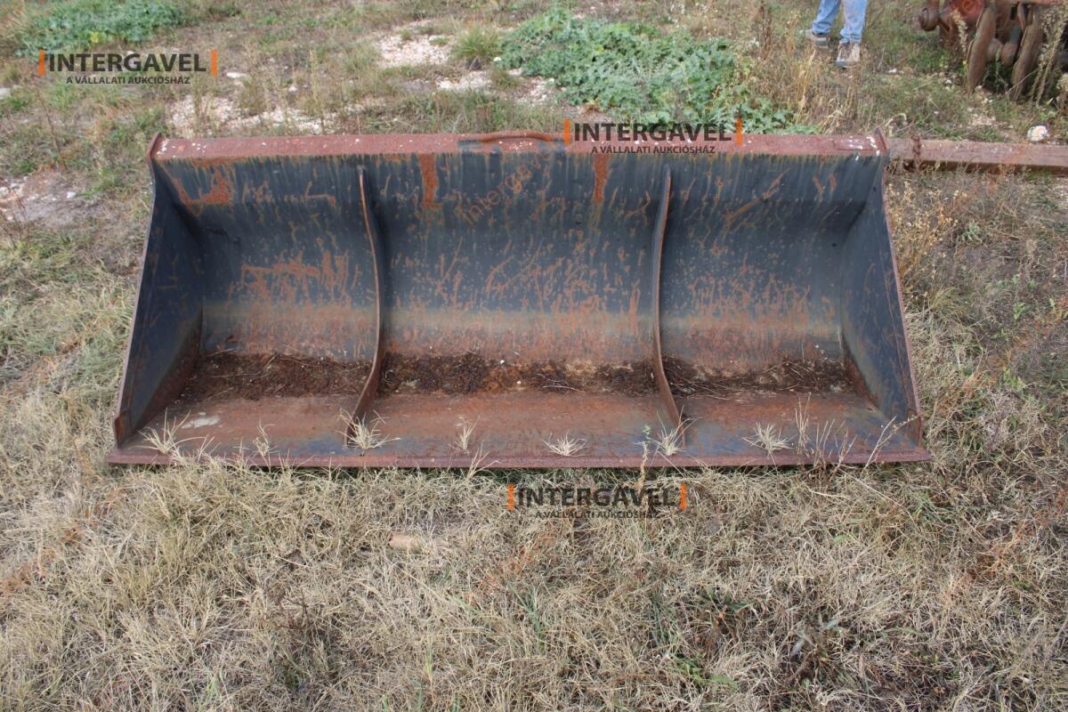 Föld kavics kanál 3