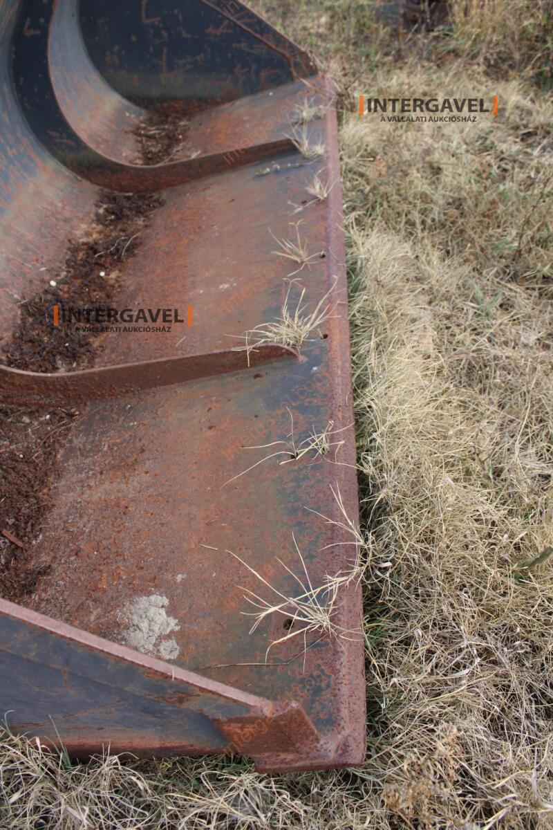 Föld kavics kanál 5