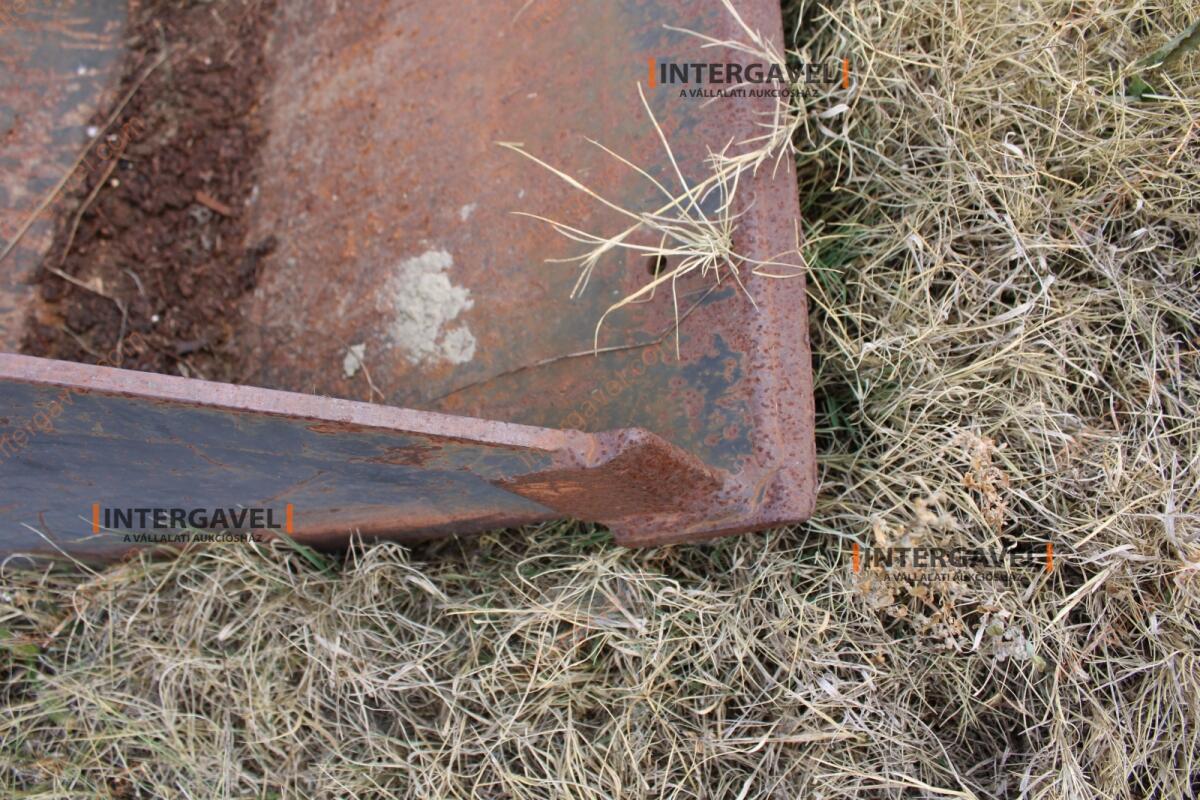 Föld kavics kanál 6