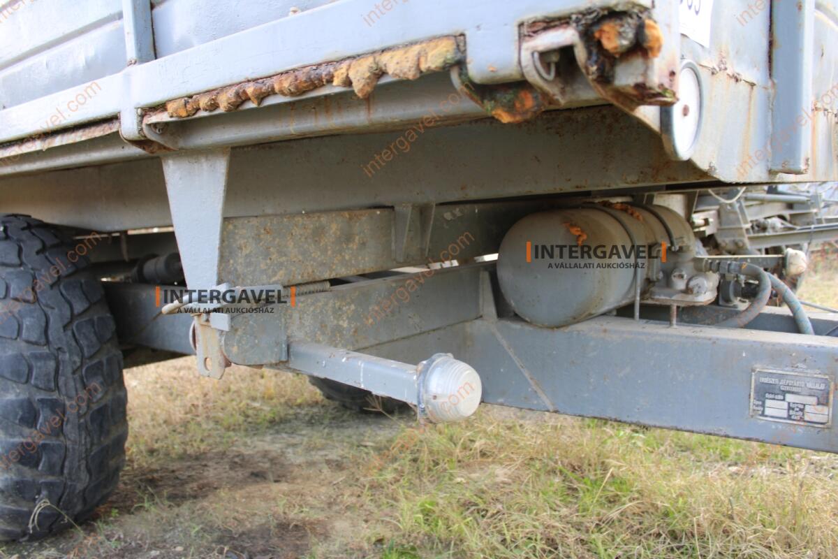 Pótkocsi - Erdőgép 8