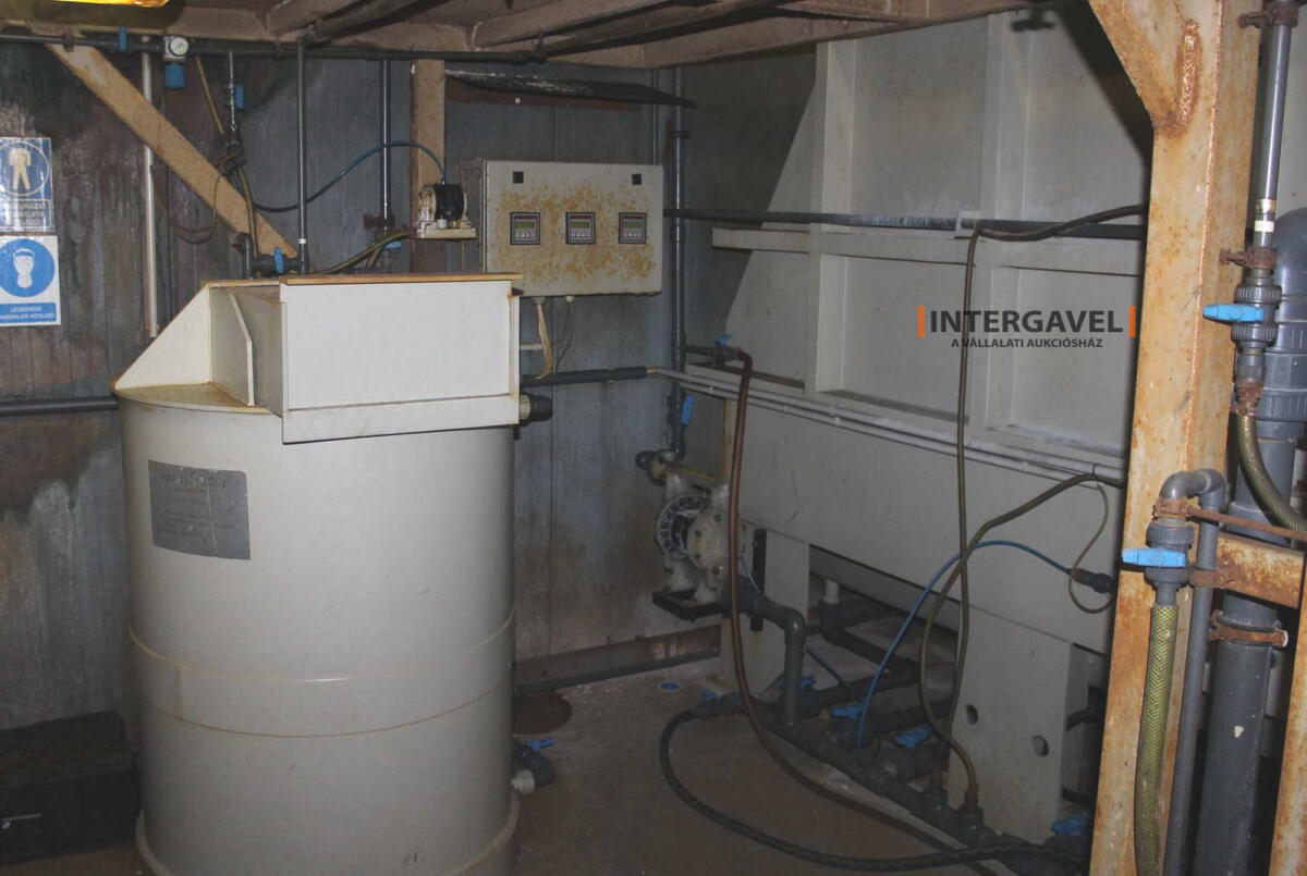 Pohár - nincs minimál  jön licit 8