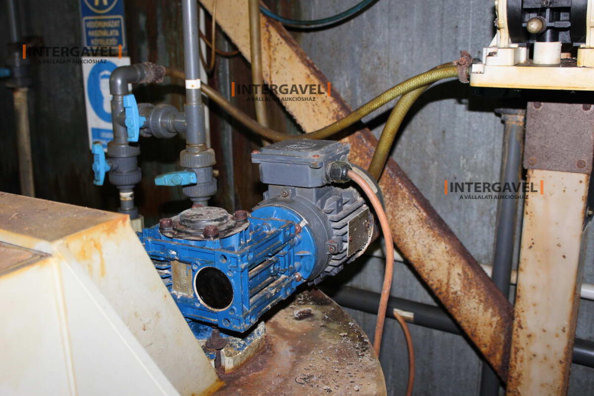 Pohár - nincs minimál  jön licit 12