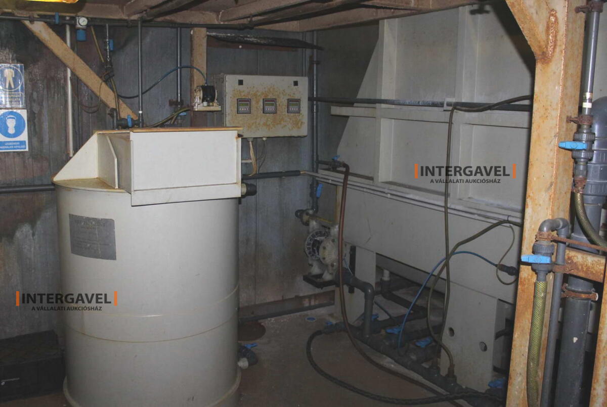 Pohár - nincs minimál  jön licit 8