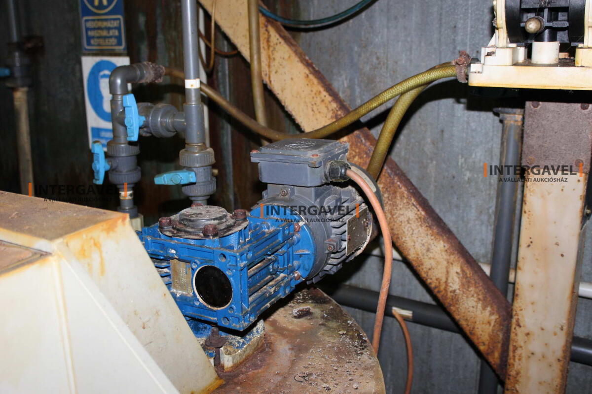 Pohár - nincs minimál  jön licit 12